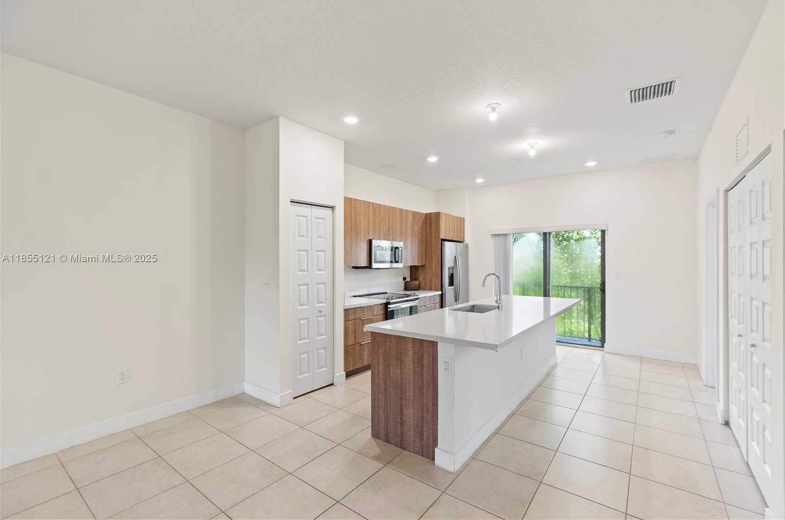 Small Image of 7831 NORTH WEST 104TH AVE #22, Doral Number 3