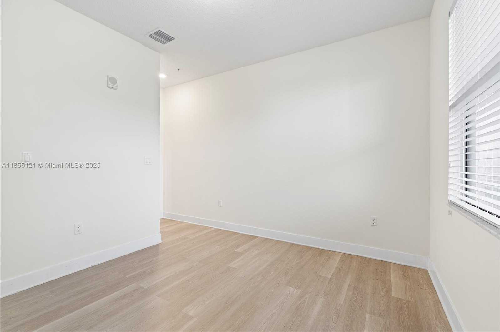 Small Image of 7831 NORTH WEST 104TH AVE #22, Doral Number 30