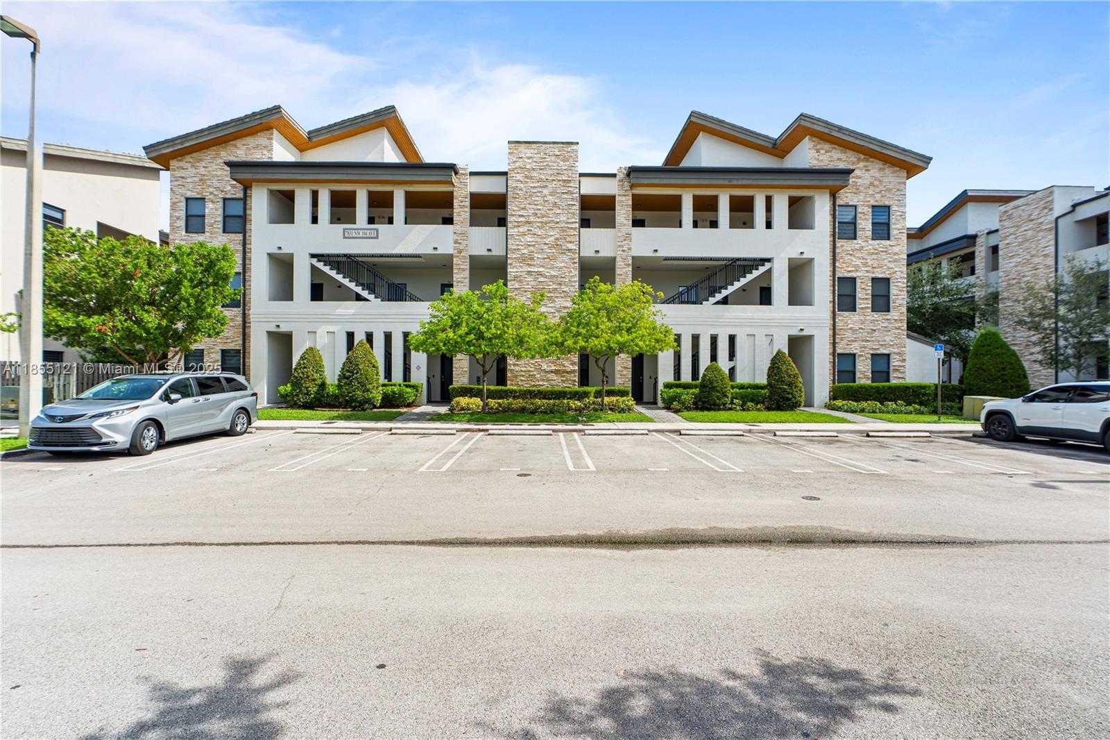 Small Image of 7831 NORTH WEST 104TH AVE #22, Doral Number 44