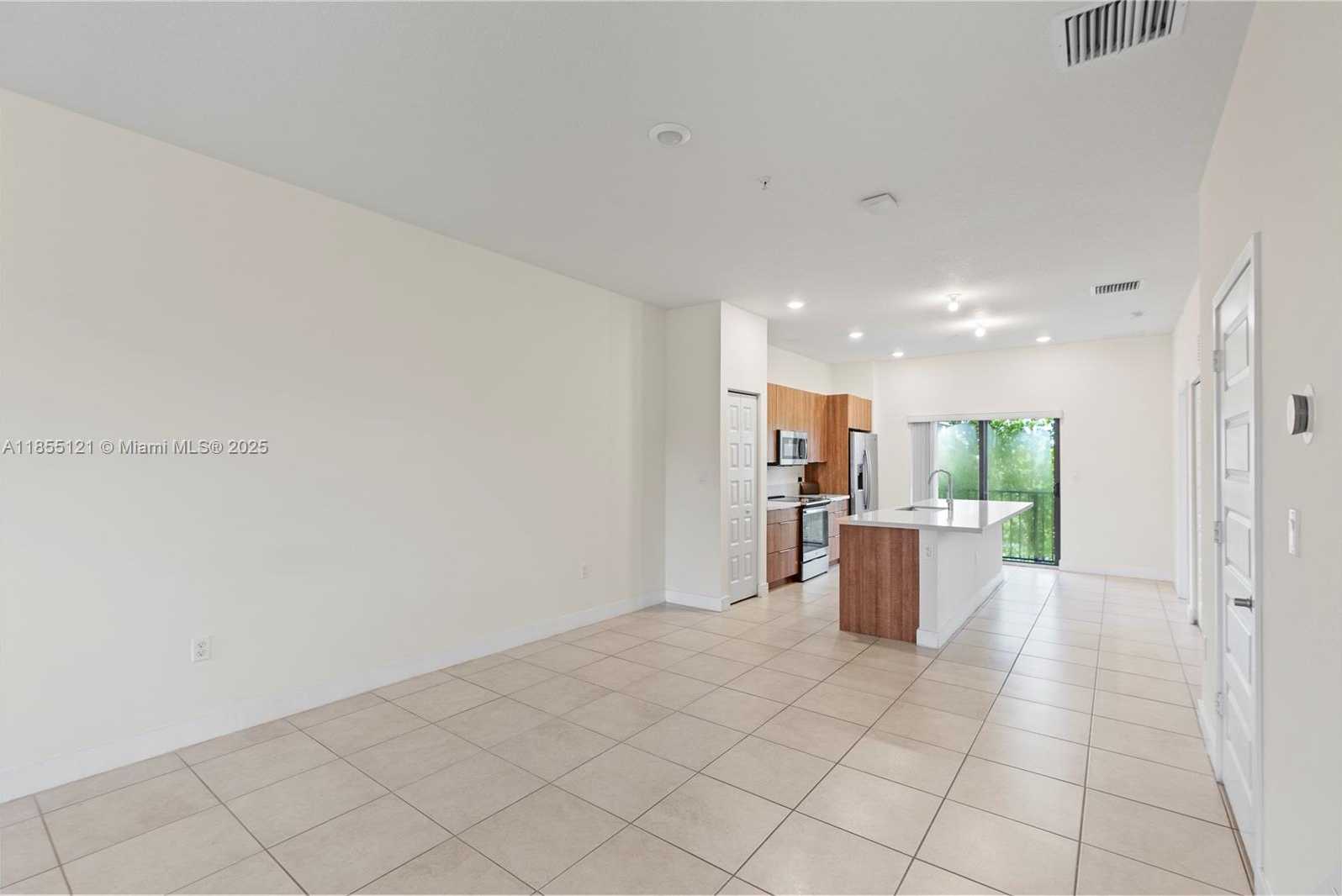 Small Image of 7831 NORTH WEST 104TH AVE #22, Doral Number 5