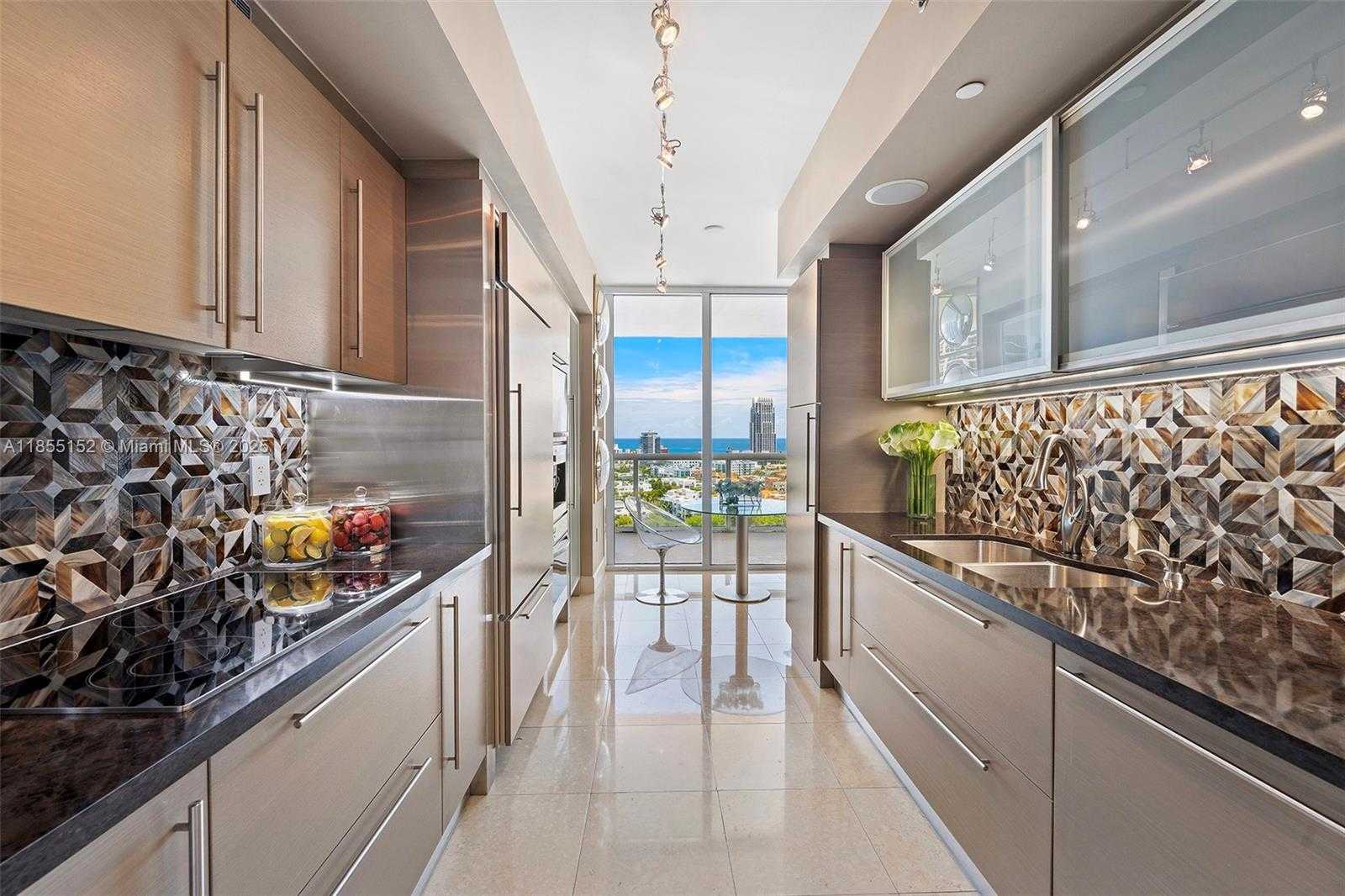 Small Image of 450 ALTON RD #1907, Miami Beach Number 16