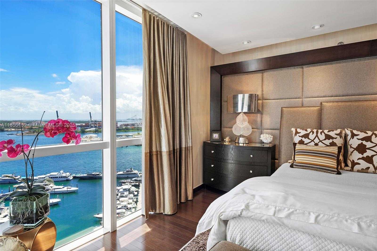Small Image of 450 ALTON RD #1907, Miami Beach Number 25