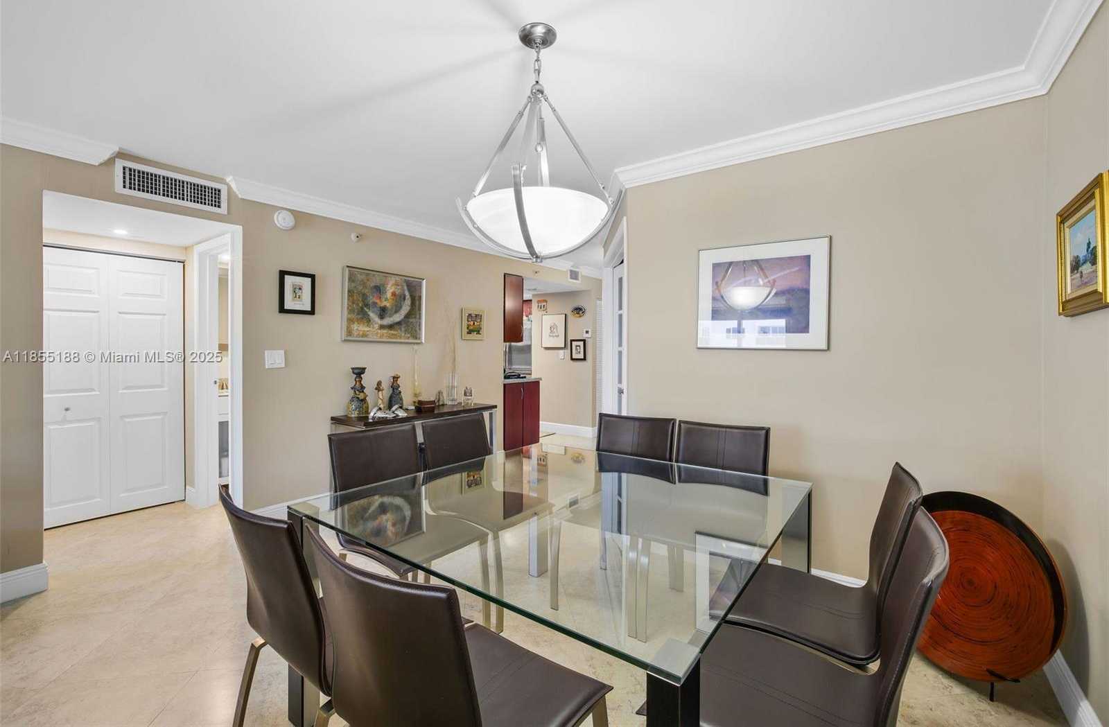 Small Image of 2401 COLLINS AVE #1807, Miami Beach Number 13
