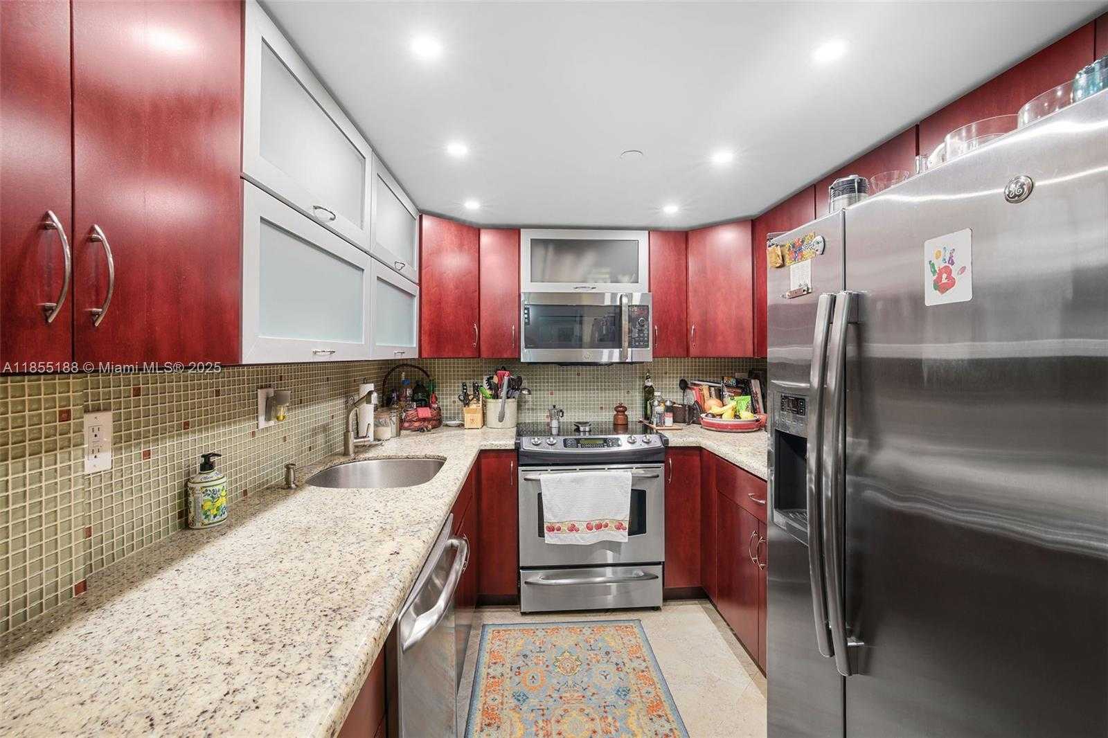 Small Image of 2401 COLLINS AVE #1807, Miami Beach Number 16