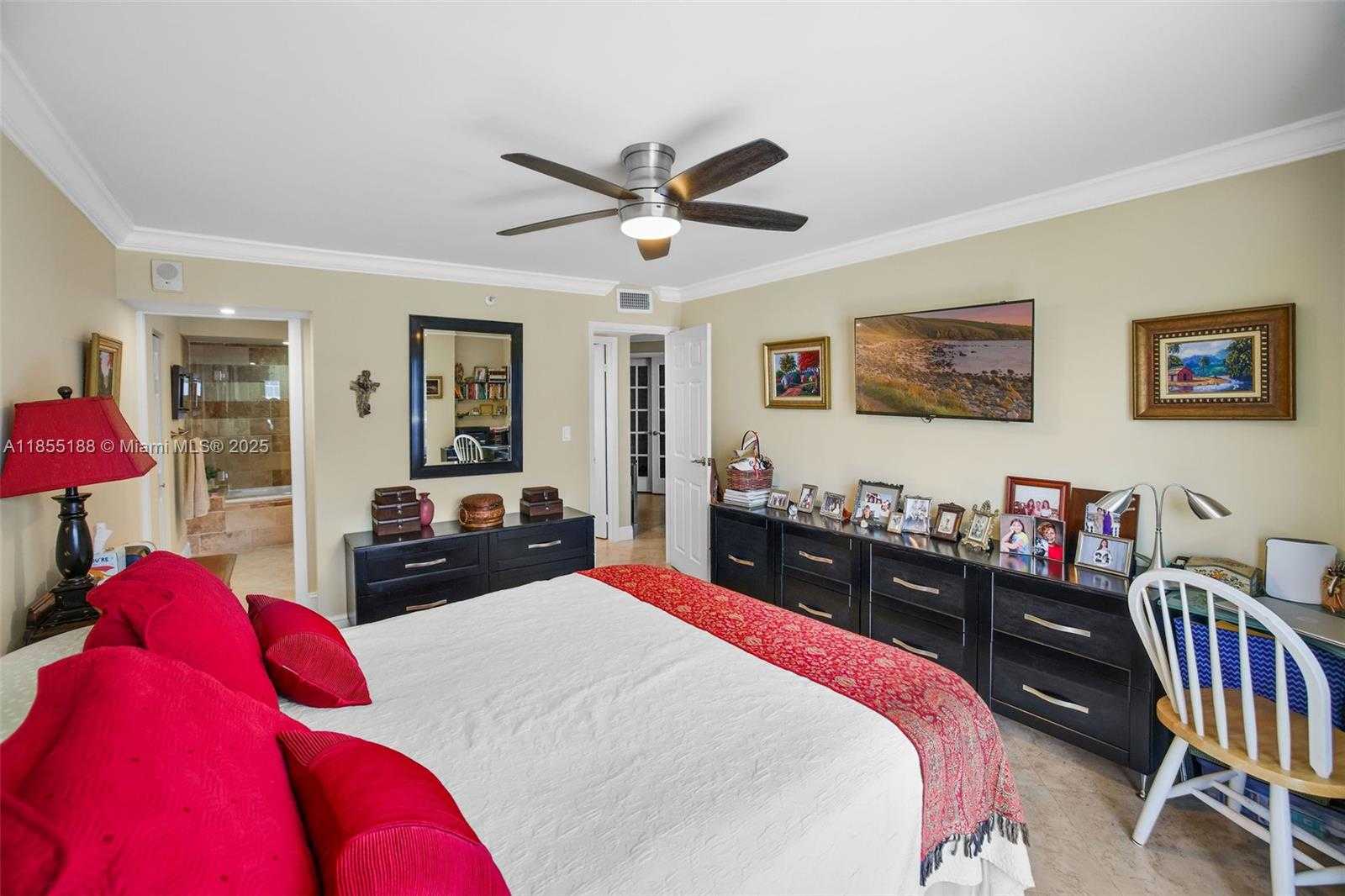 Small Image of 2401 COLLINS AVE #1807, Miami Beach Number 20