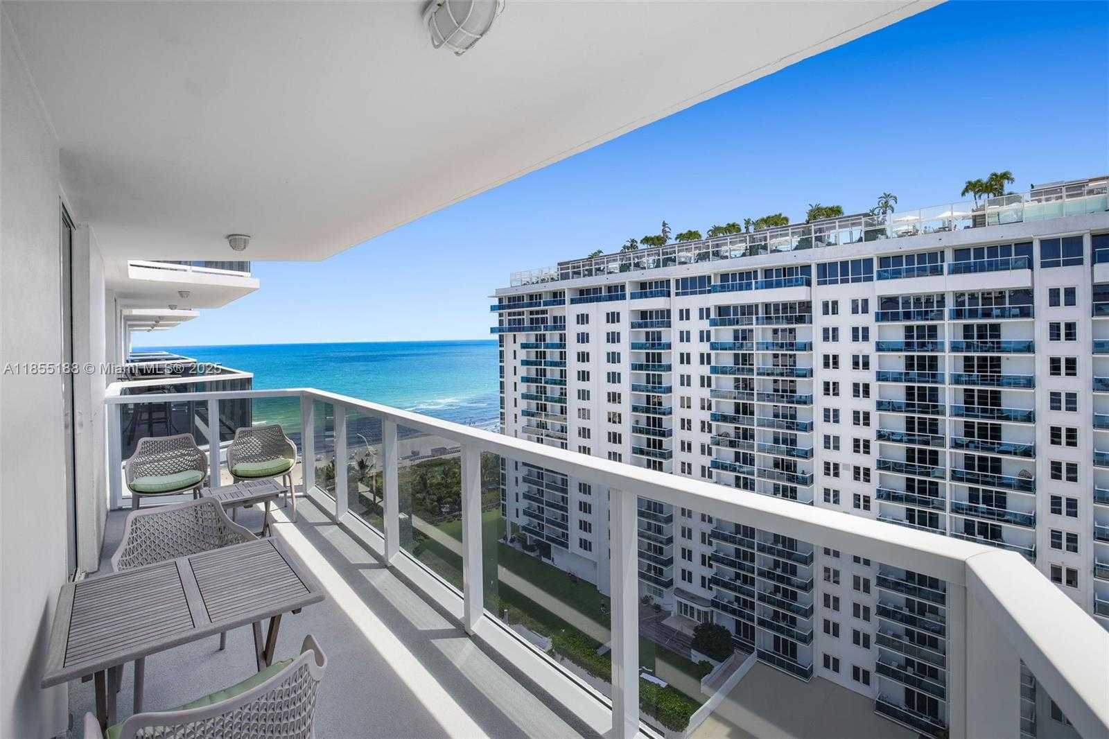 Small Image of 2401 COLLINS AVE #1807, Miami Beach Number 5