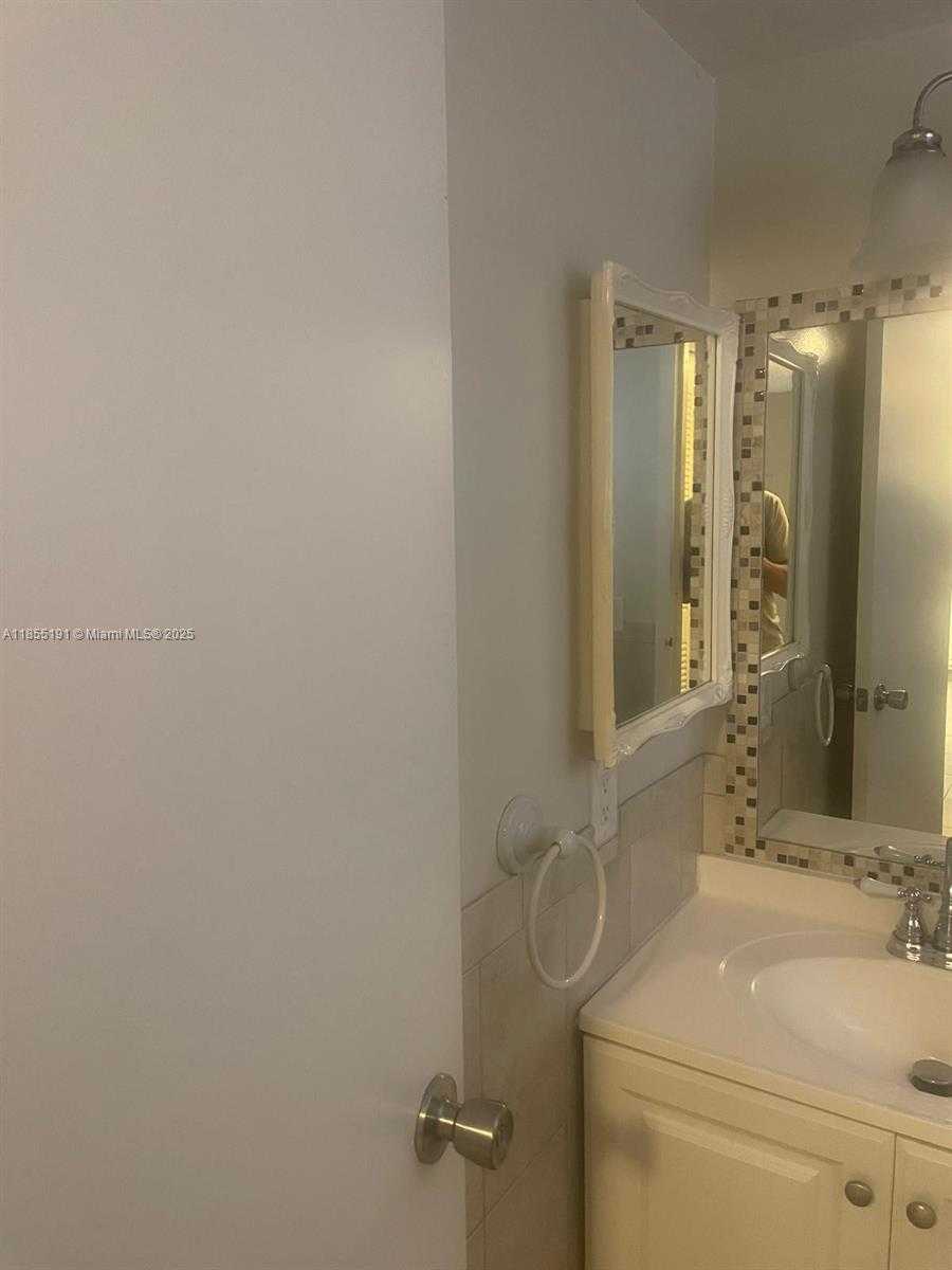 Small Image of 8311 SANDS POINT BLVD #R105, Tamarac Number 19