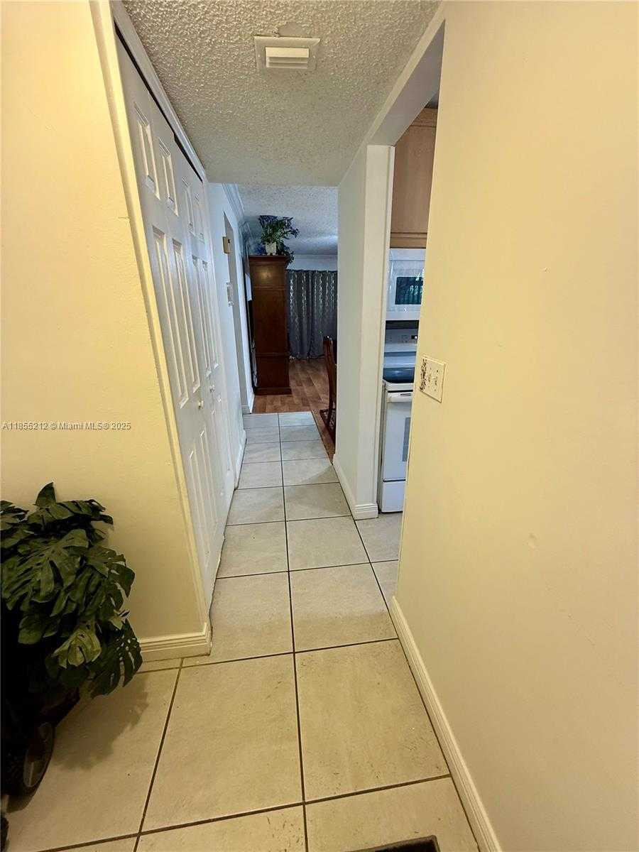 Small Image of 3060 HOLIDAY SPRINGS BLVD #104, Margate Number 8