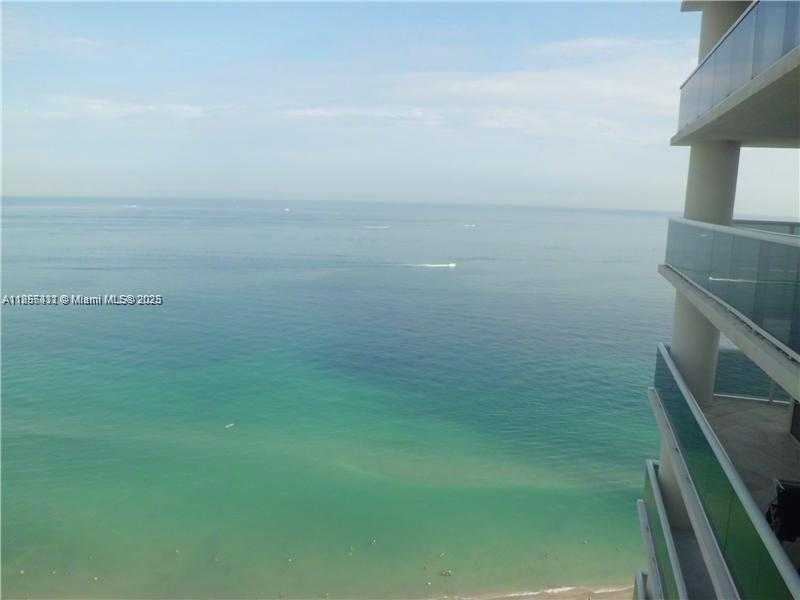 Small Image of 1850 SOUTH OCEAN DR #3210, Hallandale Beach Number 4