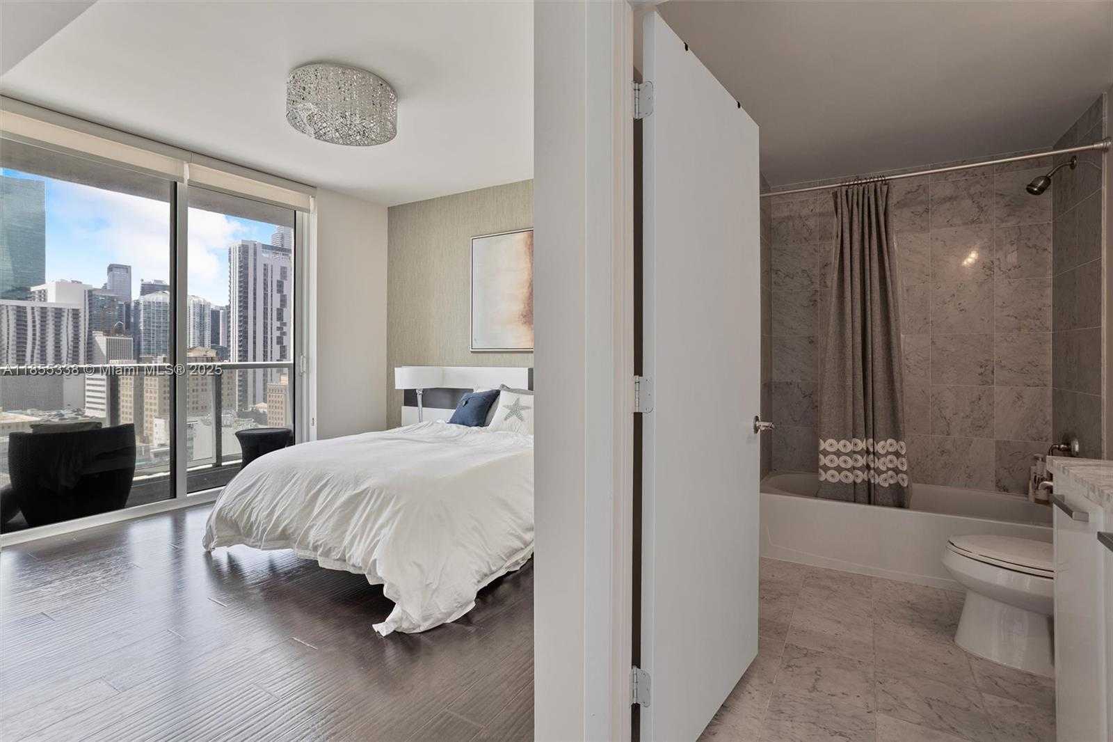 Small Image of 244 BISCAYNE BLVD #1803, Miami Number 27