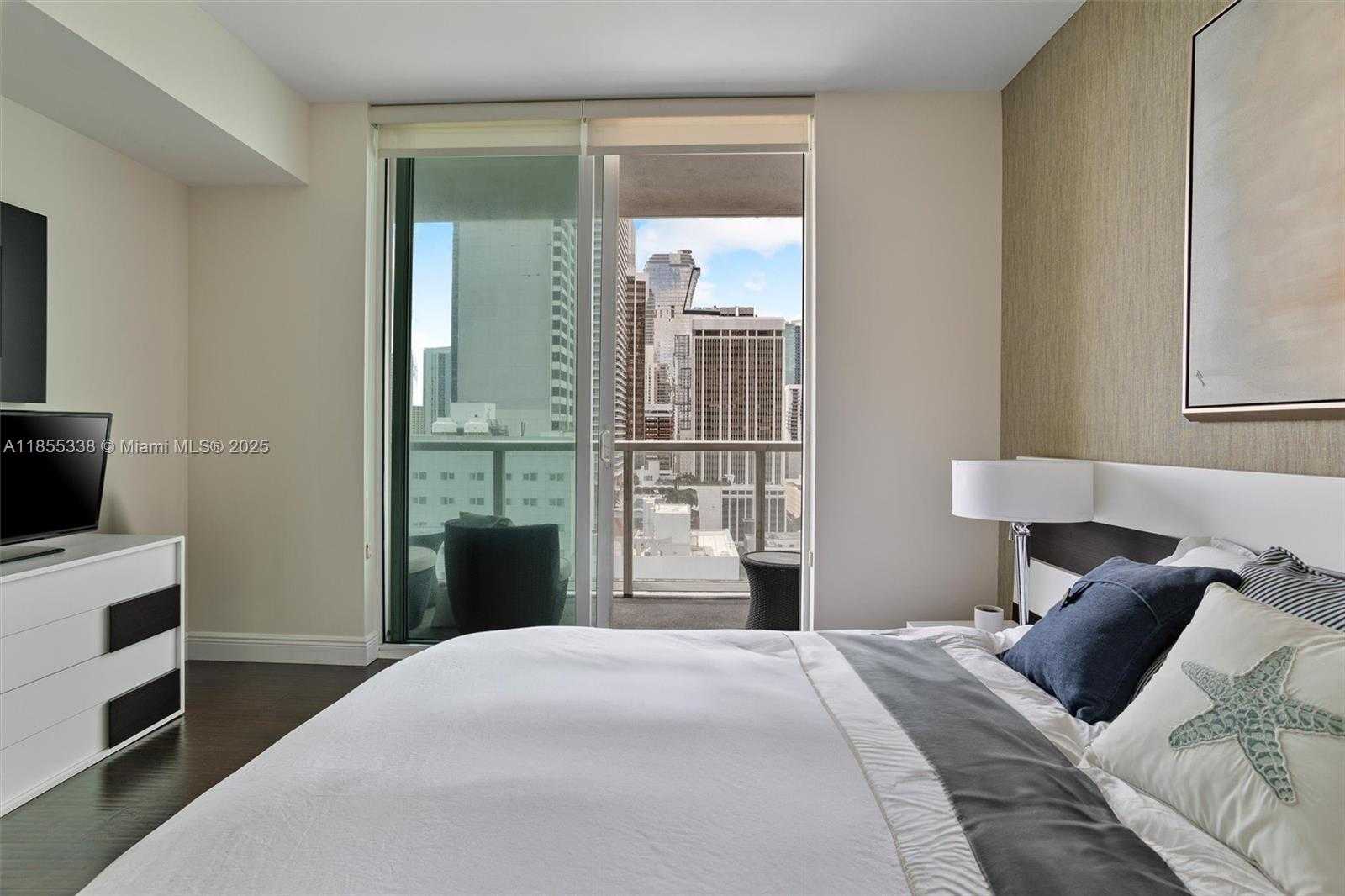 Small Image of 244 BISCAYNE BLVD #1803, Miami Number 29