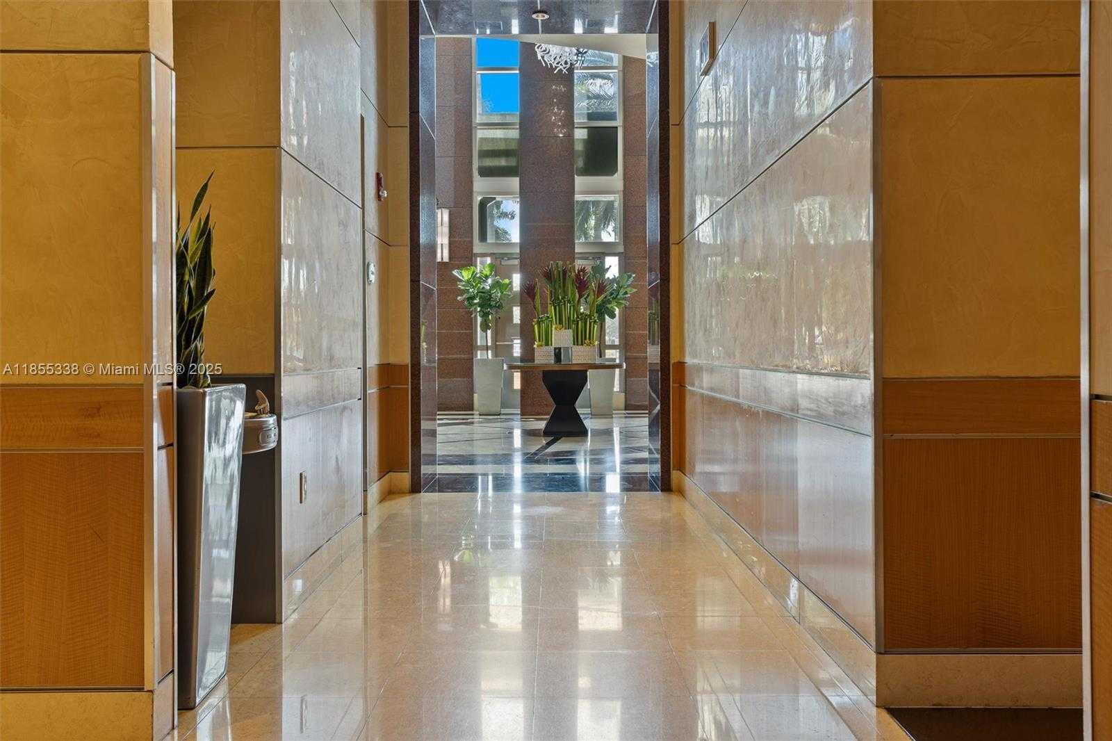 Small Image of 244 BISCAYNE BLVD #1803, Miami Number 32
