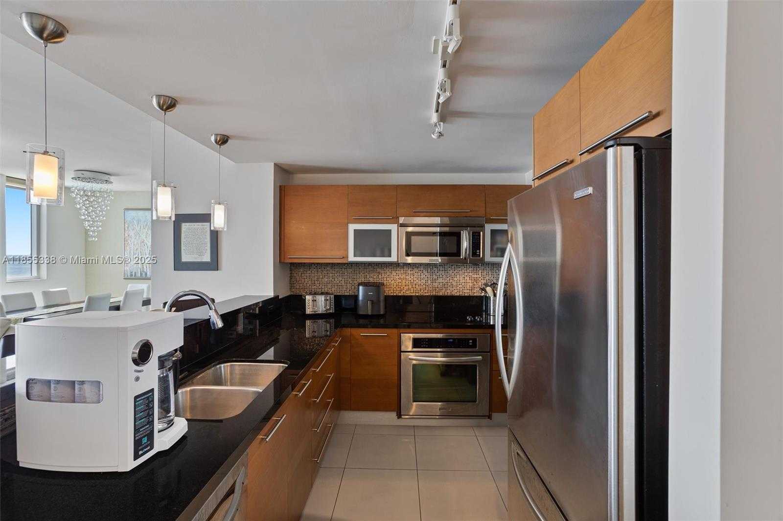 Small Image of 244 BISCAYNE BLVD #1803, Miami Number 7