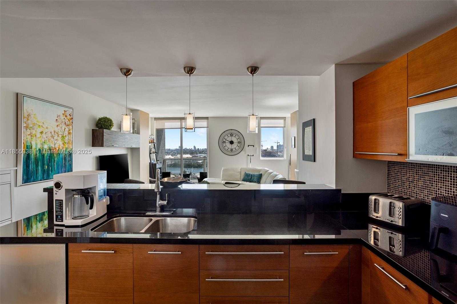 Small Image of 244 BISCAYNE BLVD #1803, Miami Number 8