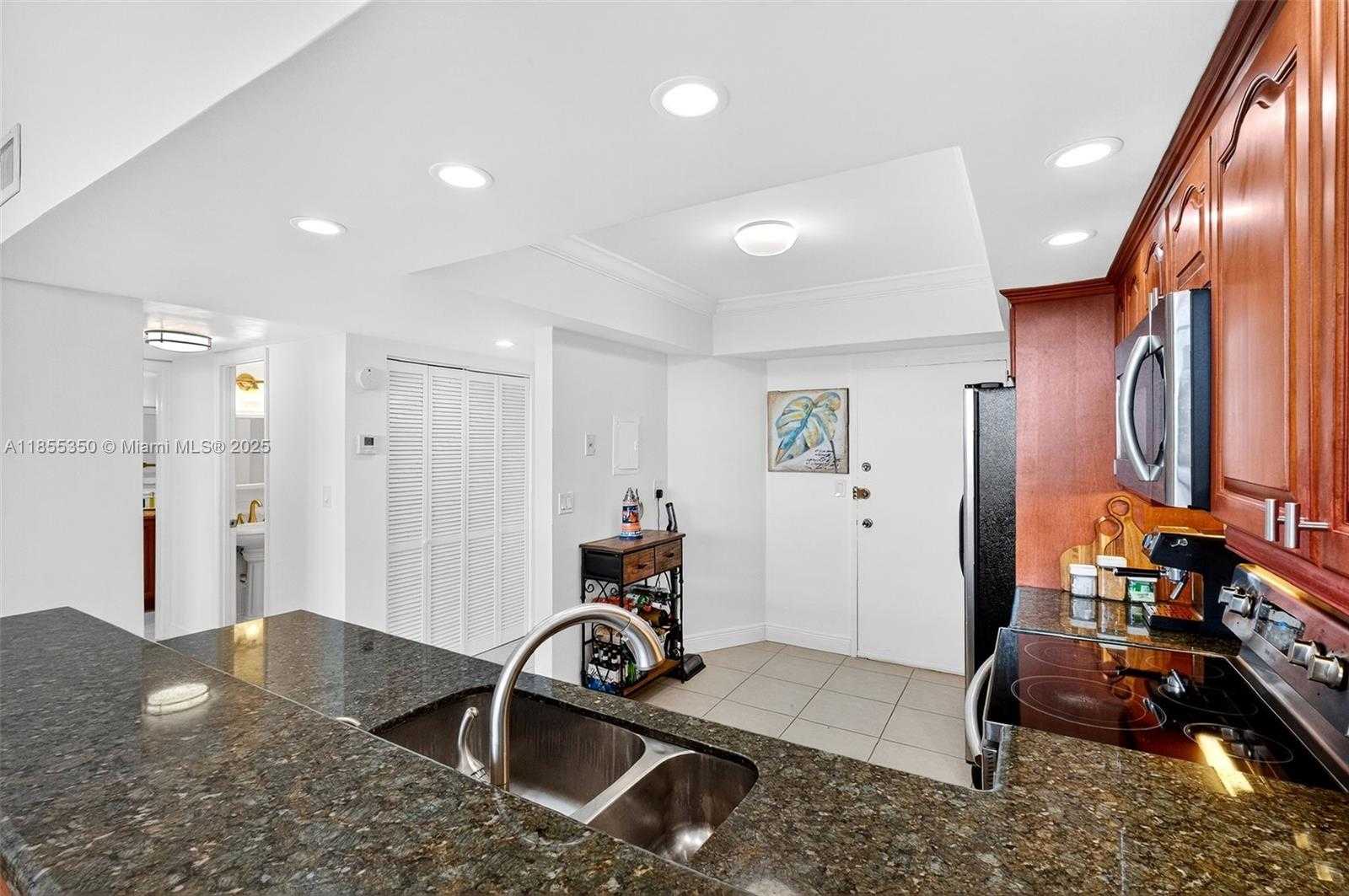 Small Image of 1351 NORTH EAST MIAMI GARDENS DR #1712E, Miami Number 14