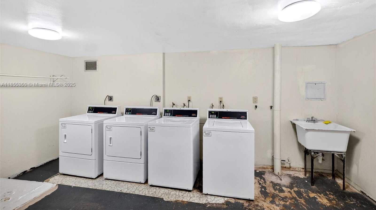 Small Image of 1351 NORTH EAST MIAMI GARDENS DR #1712E, Miami Number 29