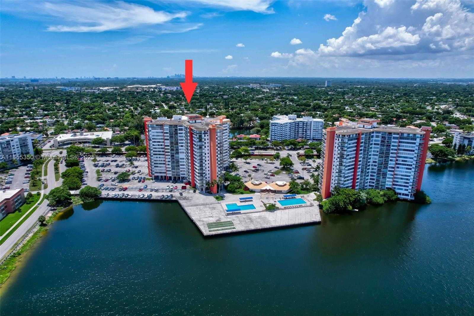 Small Image of 1351 NORTH EAST MIAMI GARDENS DR #1712E, Miami Number 33