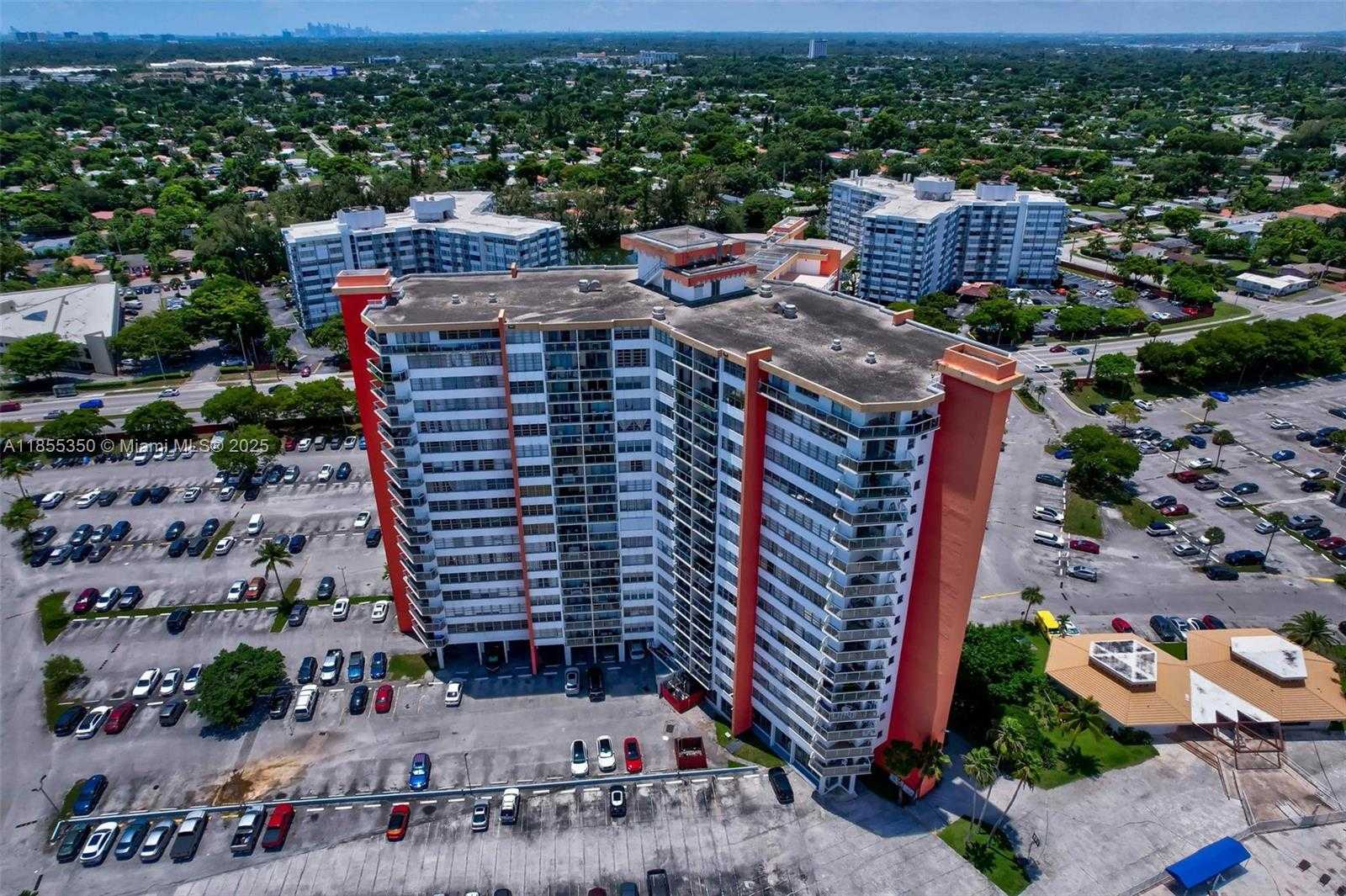 Small Image of 1351 NORTH EAST MIAMI GARDENS DR #1712E, Miami Number 38