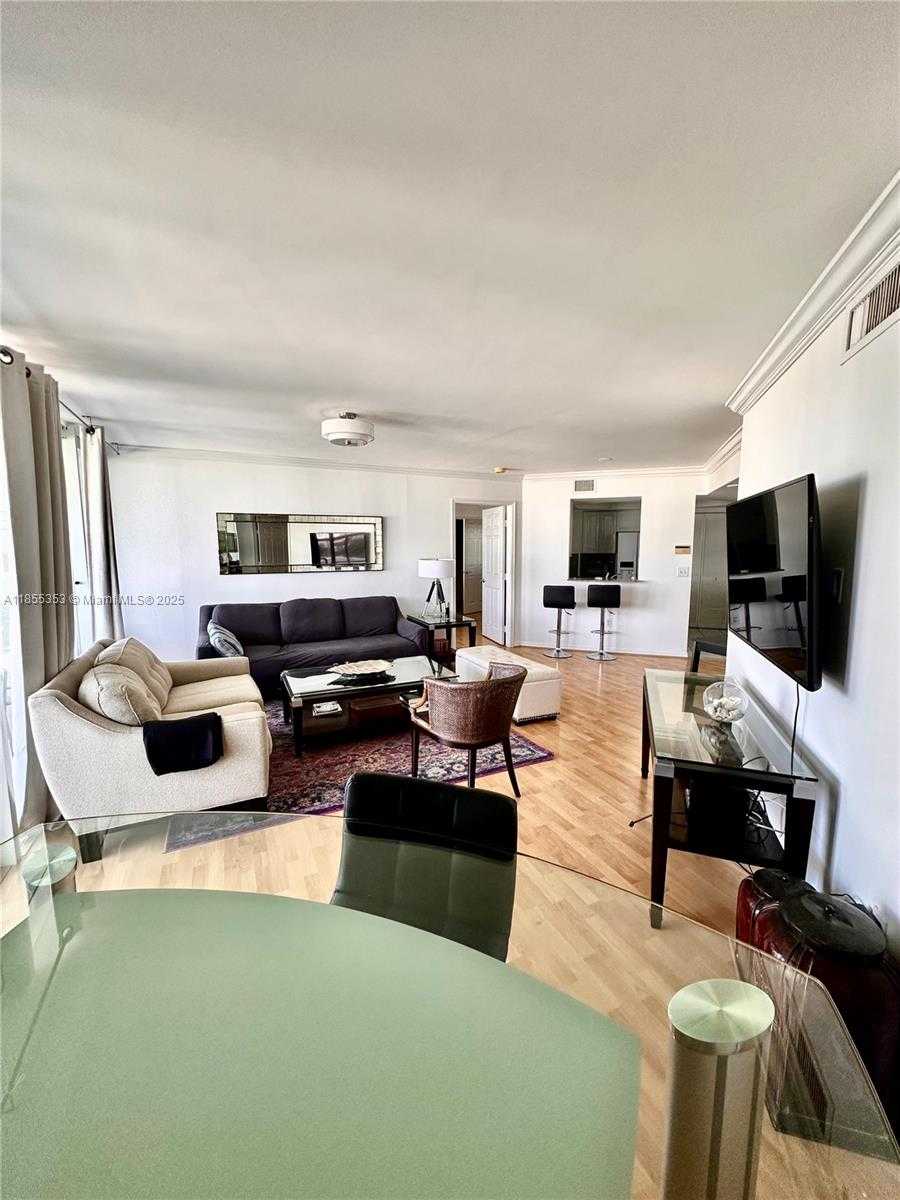 Small Image of 6301 COLLINS AVE #806, Miami Beach Number 3