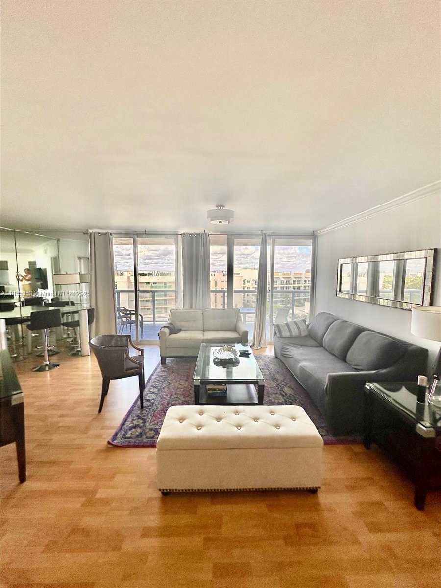 Small Image of 6301 COLLINS AVE #806, Miami Beach Number 4