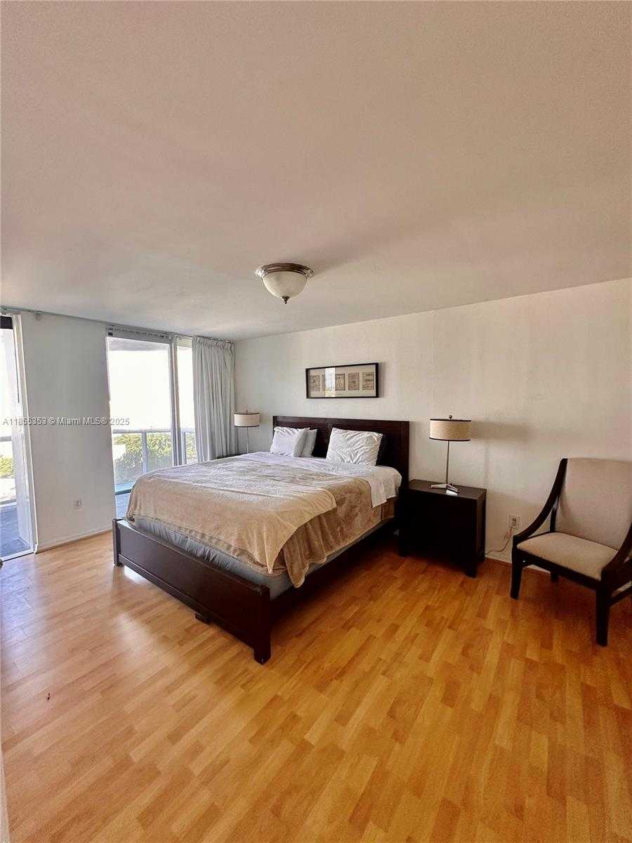 Small Image of 6301 COLLINS AVE #806, Miami Beach Number 8