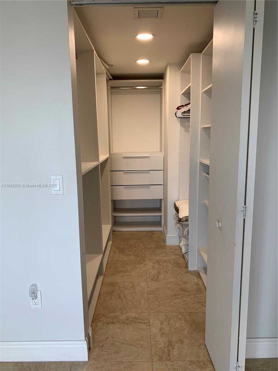 Small Image of 185 SOUTH WEST 7TH ST #2202, Miami Number 13