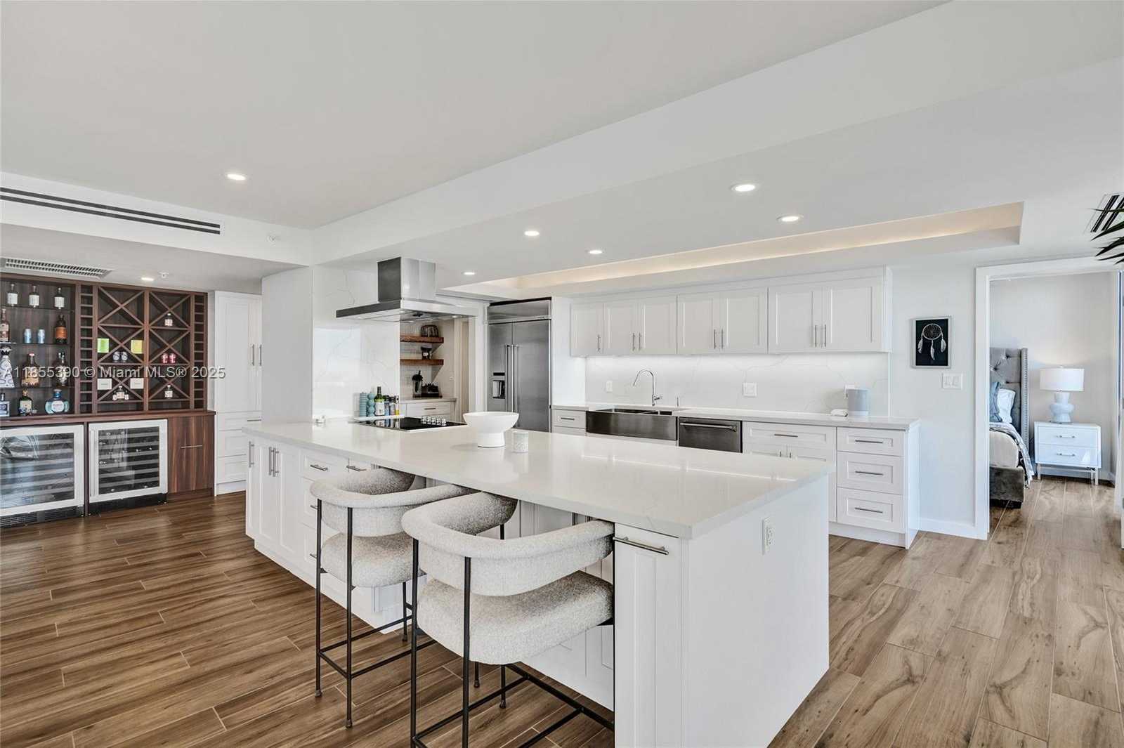 Small Image of 9 ISLAND AVE #1814, Miami Beach Number 12