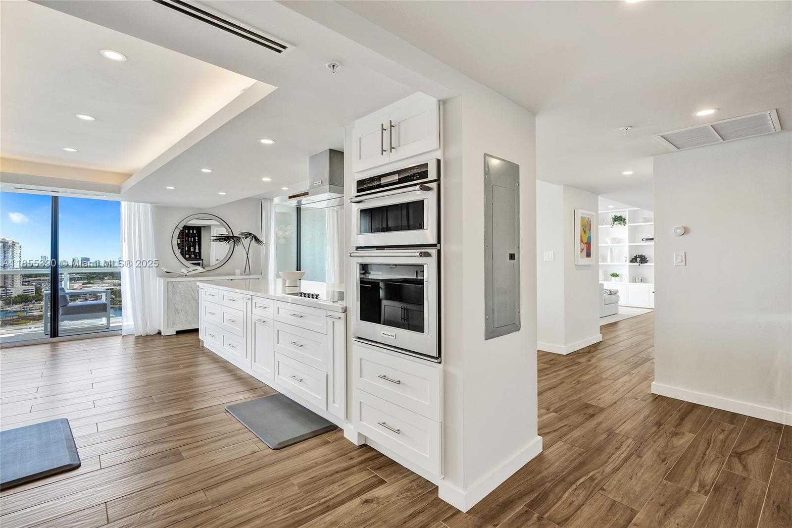 Small Image of 9 ISLAND AVE #1814, Miami Beach Number 13