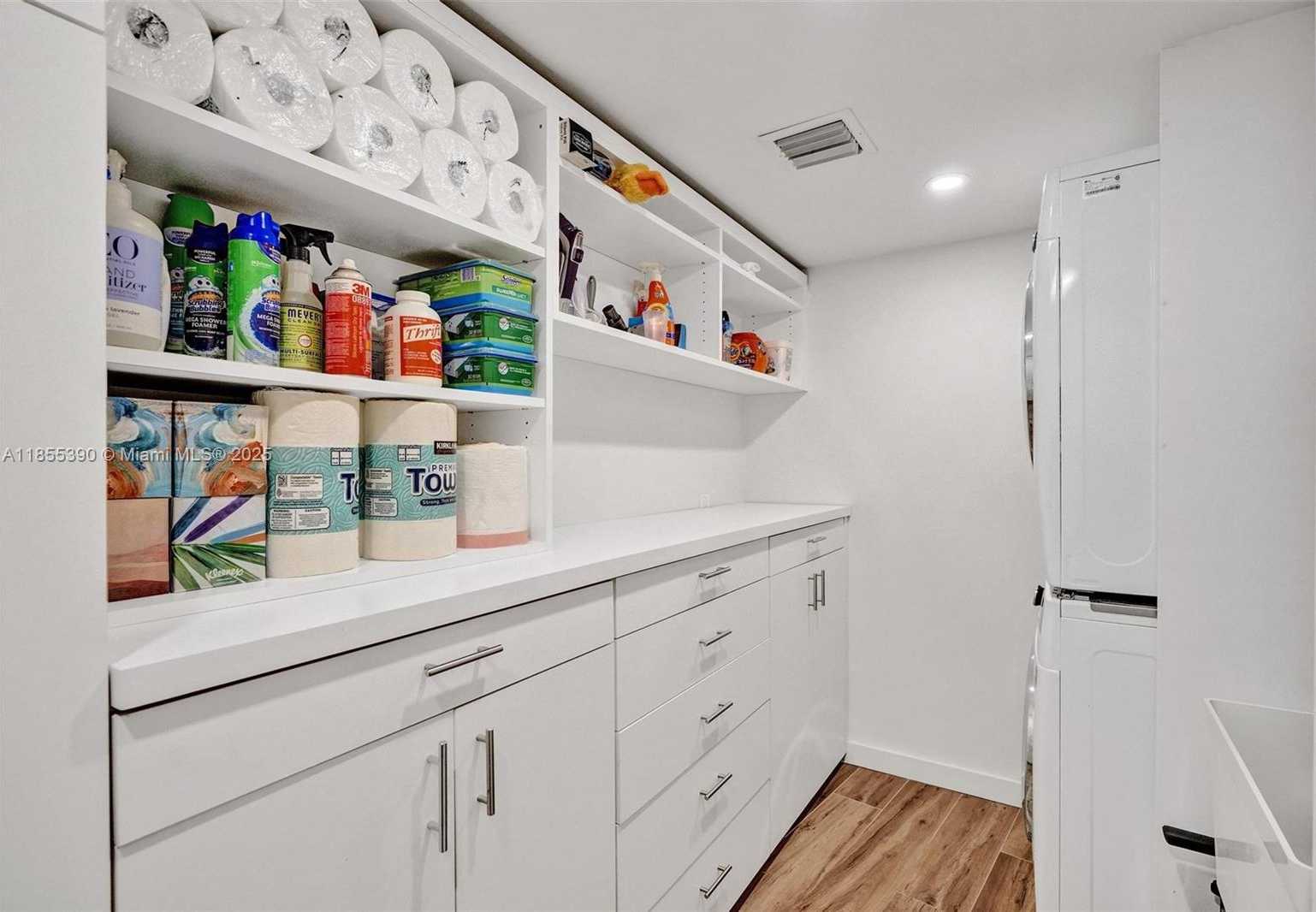 Small Image of 9 ISLAND AVE #1814, Miami Beach Number 16