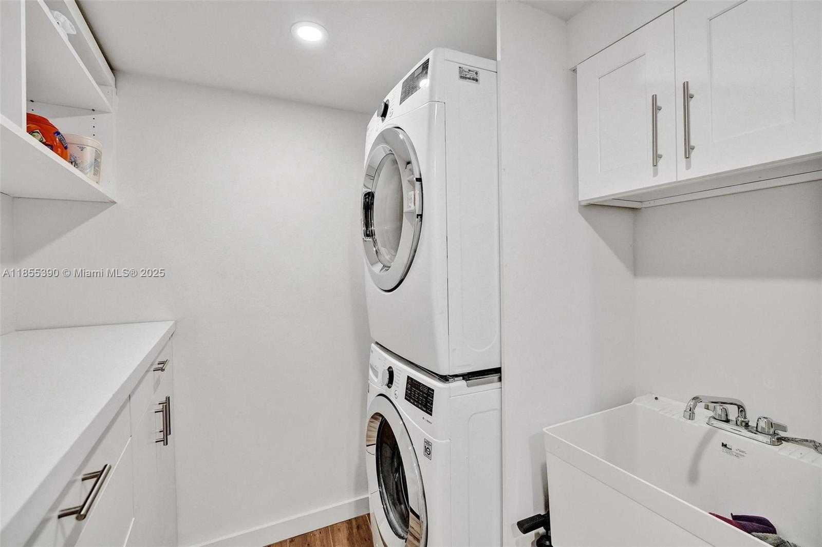 Small Image of 9 ISLAND AVE #1814, Miami Beach Number 17