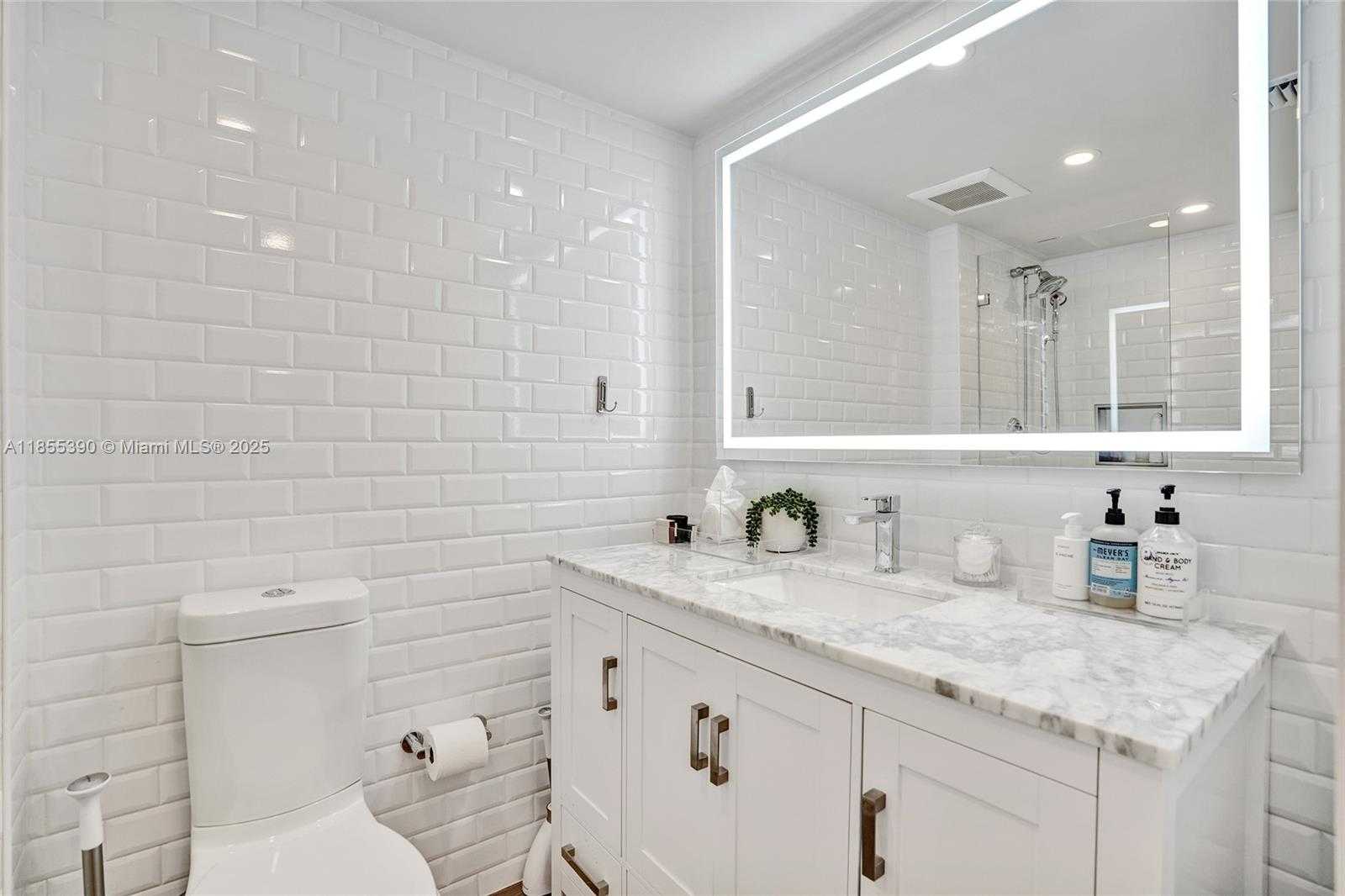 Small Image of 9 ISLAND AVE #1814, Miami Beach Number 54