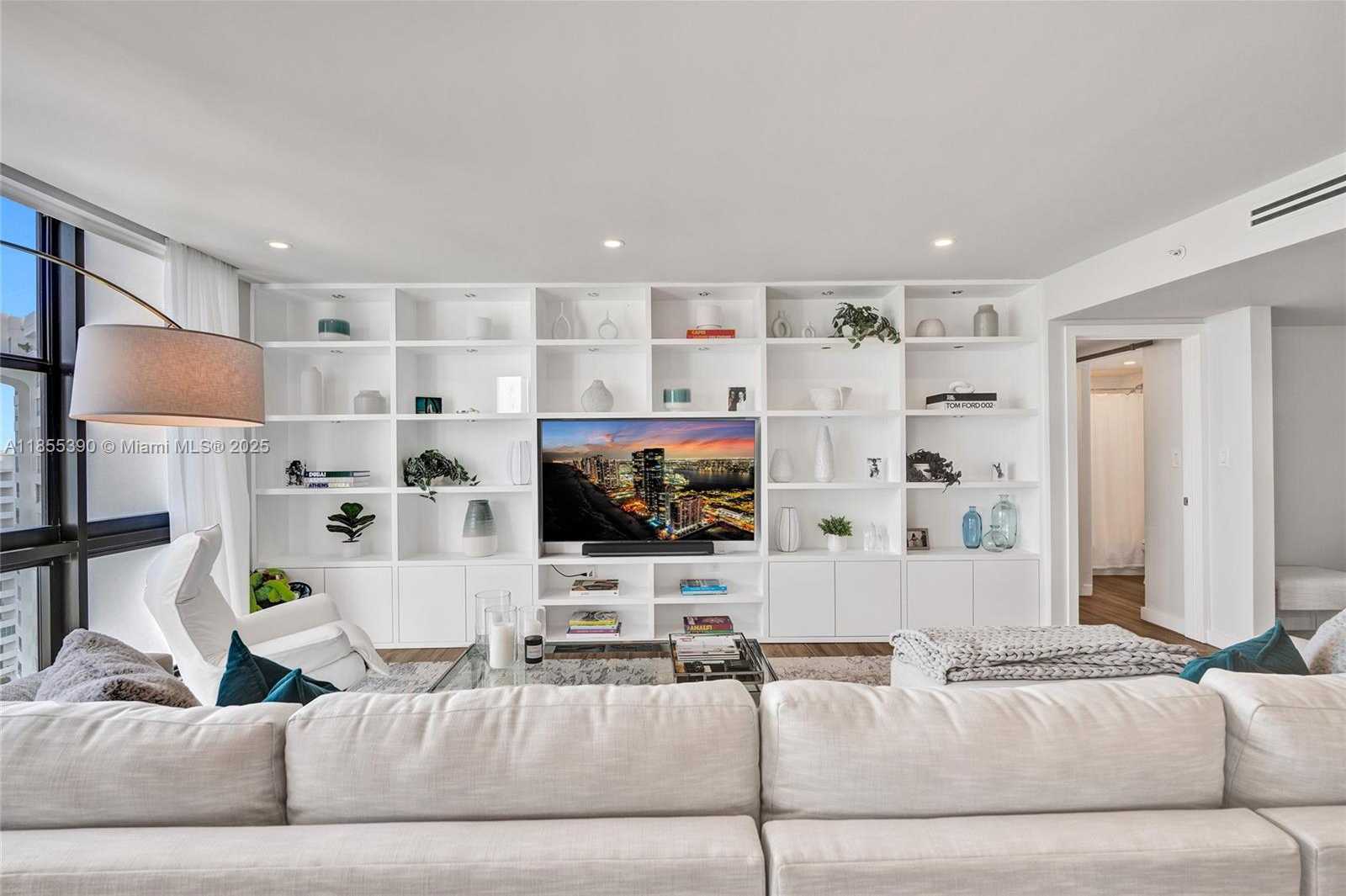 Small Image of 9 ISLAND AVE #1814, Miami Beach Number 7
