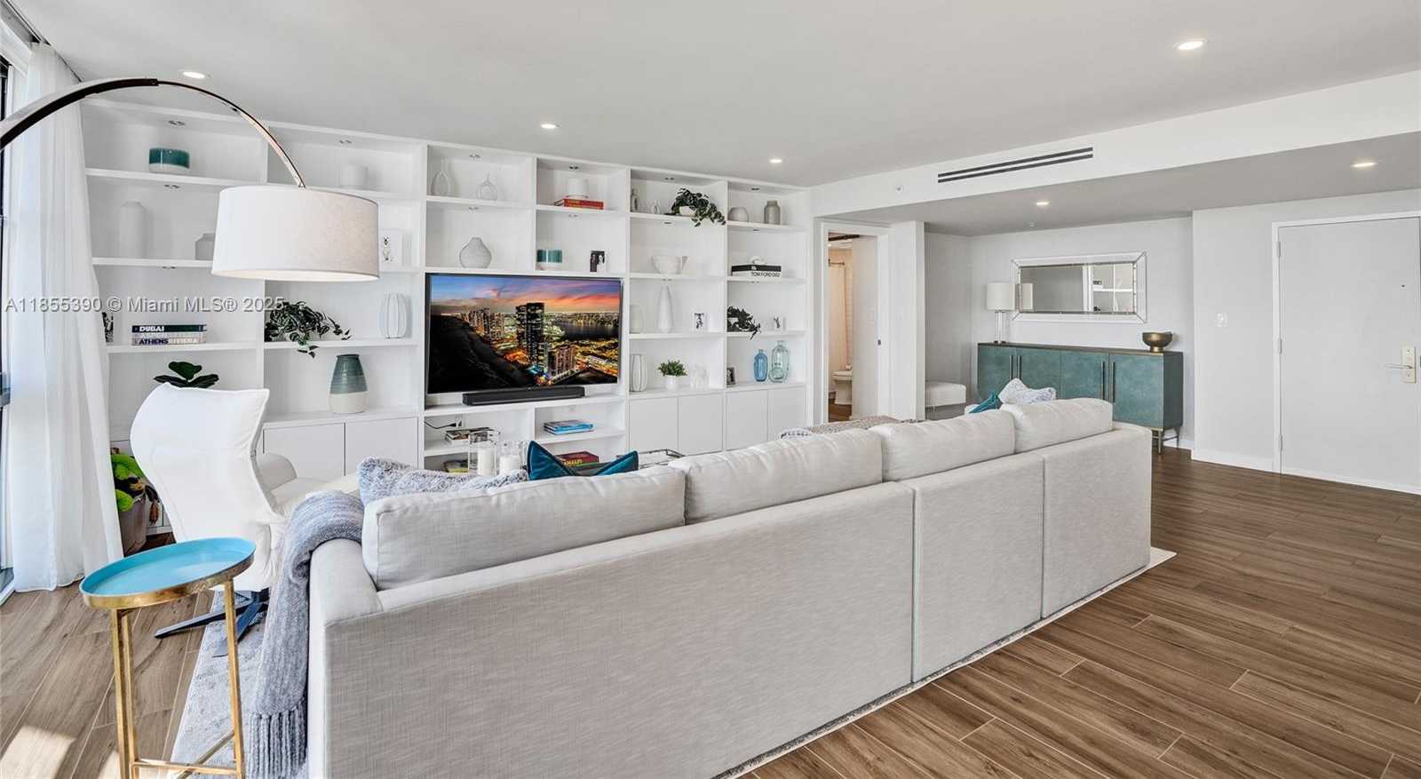 Small Image of 9 ISLAND AVE #1814, Miami Beach Number 8