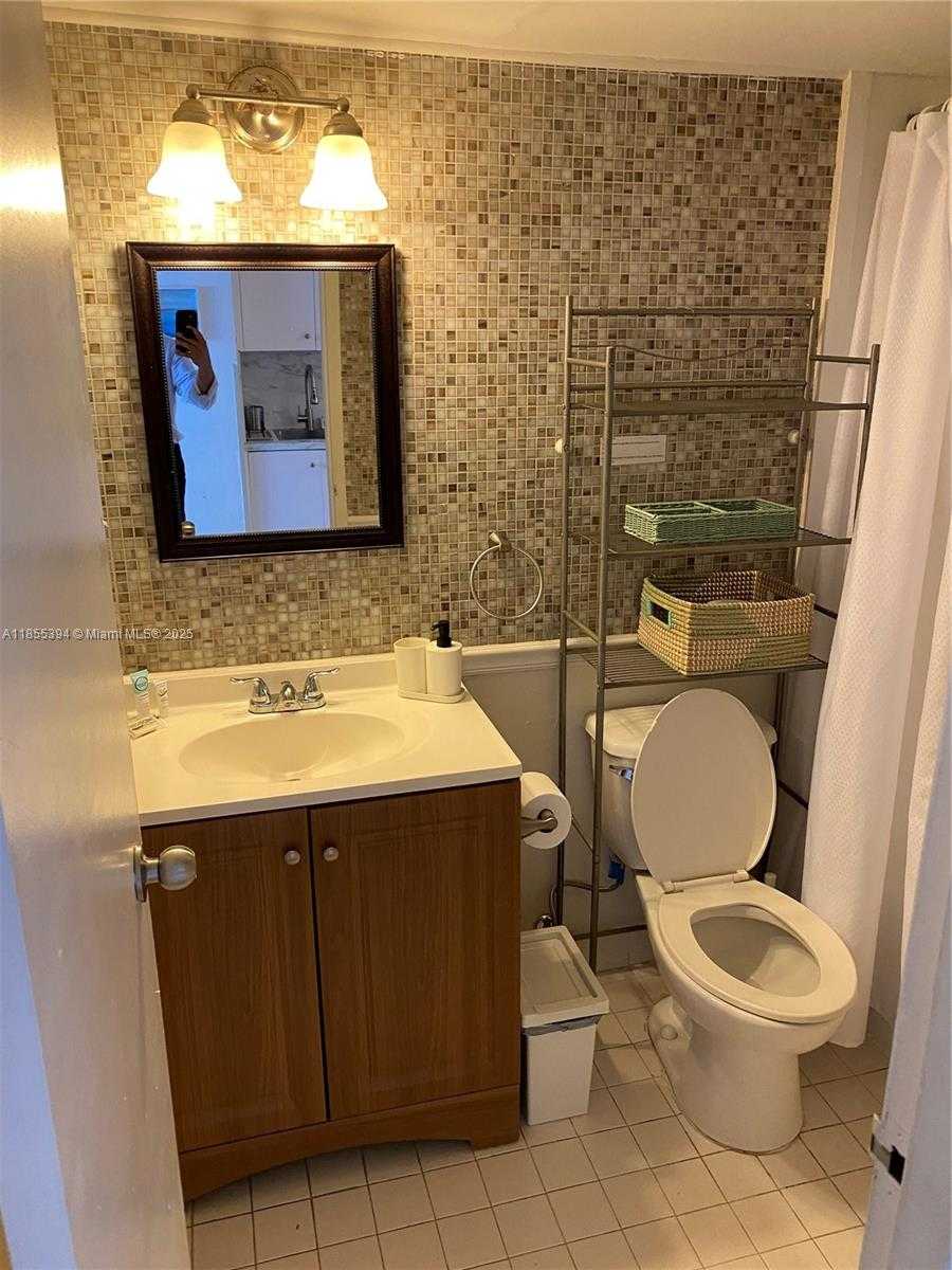 Small Image of 19201 COLLINS AVE #1030, Sunny Isles Beach Number 13