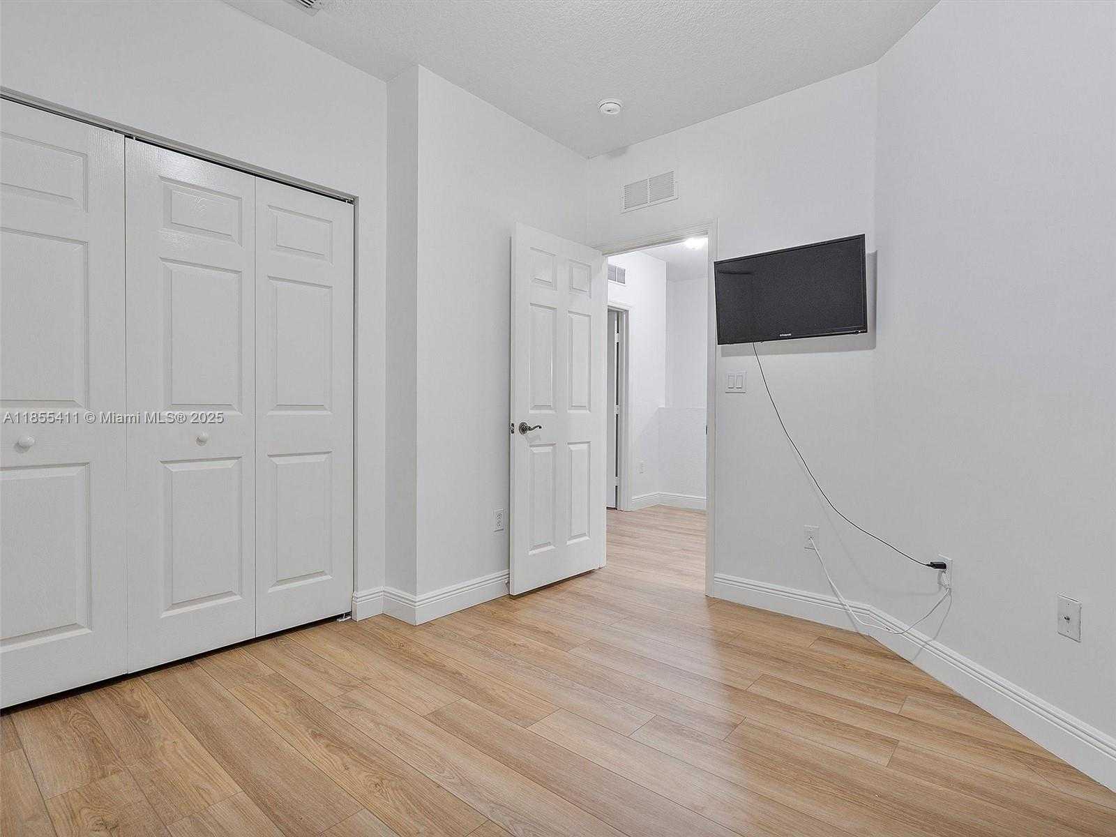 Small Image of 4964 SOUTH WEST 128TH AVE, Miramar Number 27