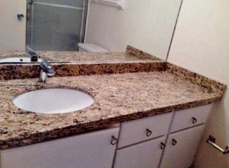 Small Image of 1000 WEST AVE #828, Miami Beach Number 10