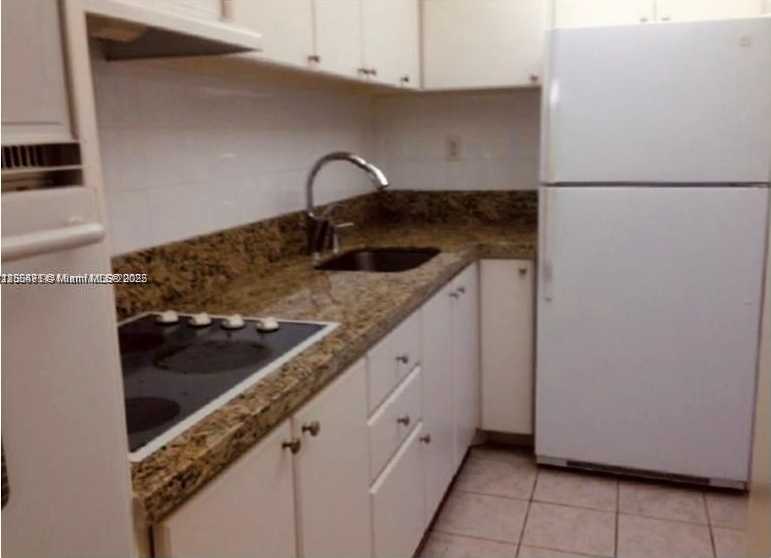 Small Image of 1000 WEST AVE #828, Miami Beach Number 9