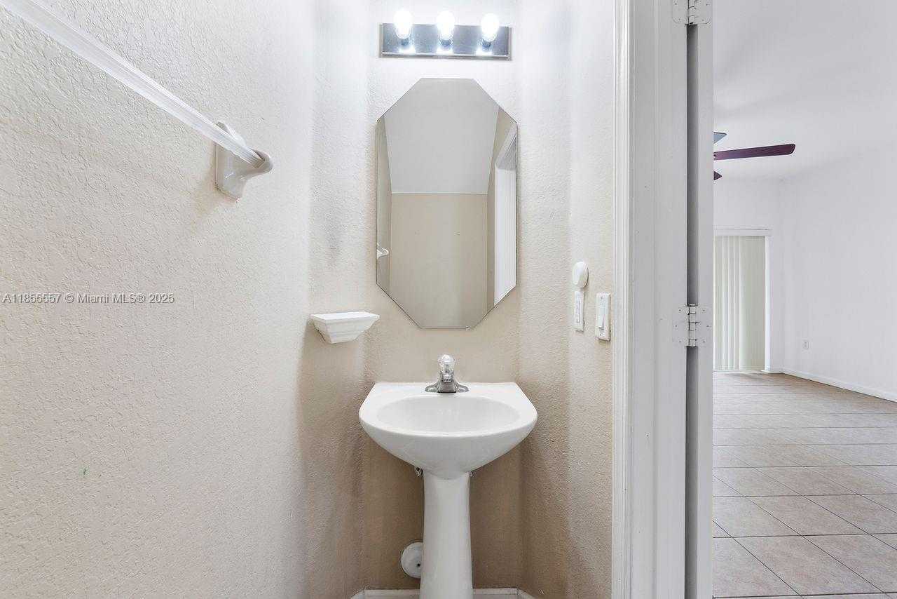 Small Image of 7925 TUSCANY DR, Tamarac Number 12