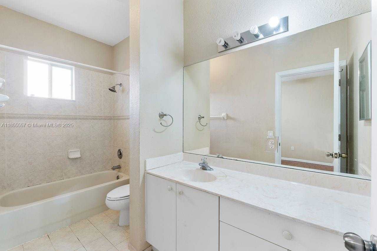 Small Image of 7925 TUSCANY DR, Tamarac Number 15