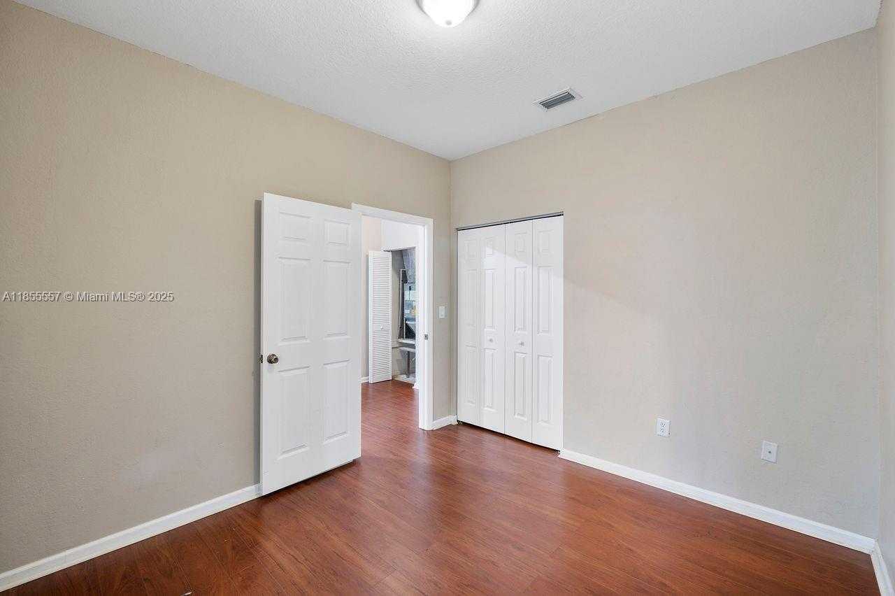 Small Image of 7925 TUSCANY DR, Tamarac Number 21