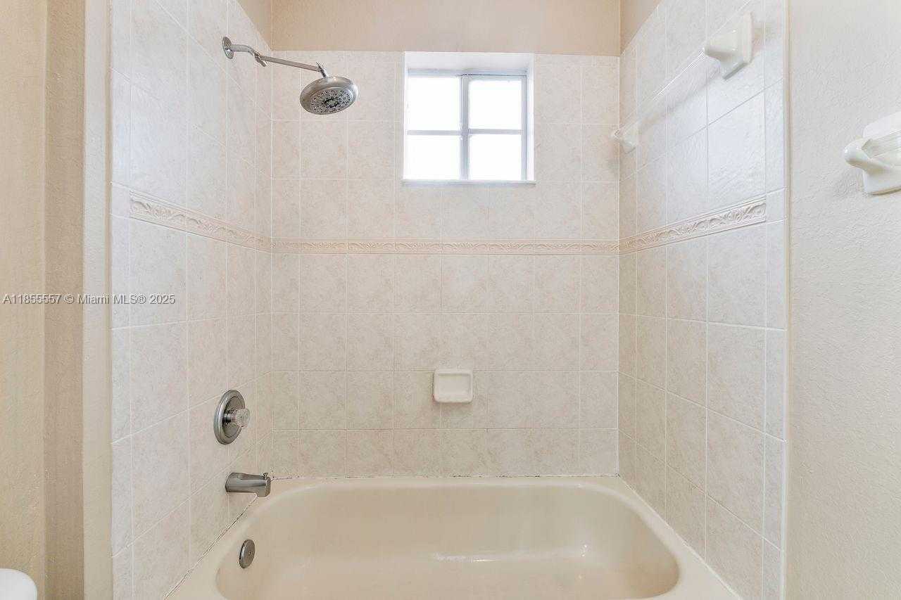 Small Image of 7925 TUSCANY DR, Tamarac Number 24