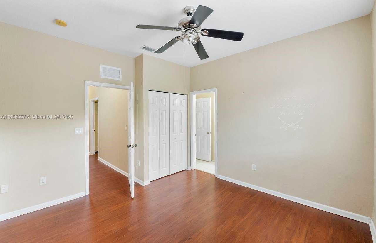 Small Image of 7925 TUSCANY DR, Tamarac Number 27