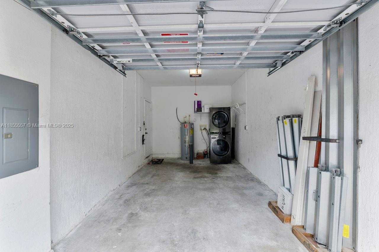 Small Image of 7925 TUSCANY DR, Tamarac Number 29