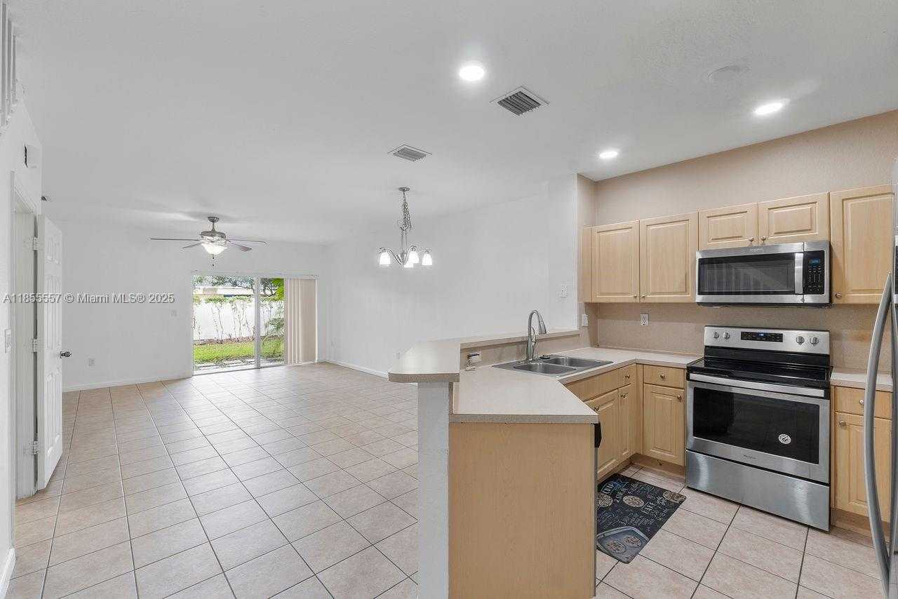 Small Image of 7925 TUSCANY DR, Tamarac Number 31