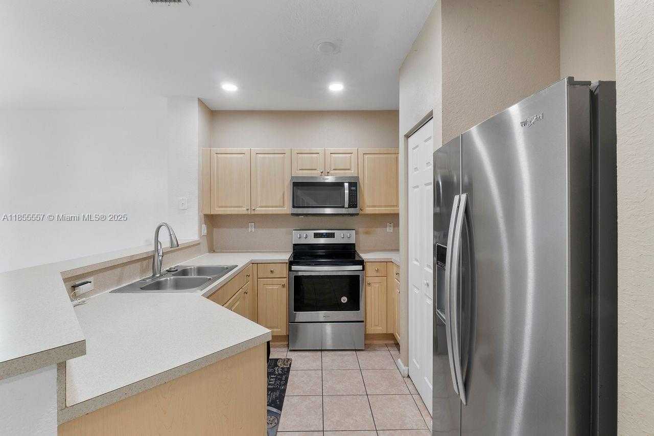 Small Image of 7925 TUSCANY DR, Tamarac Number 32