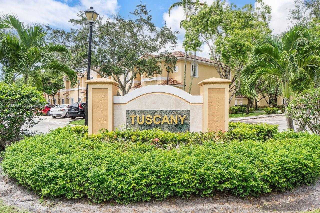 Small Image of 7925 TUSCANY DR, Tamarac Number 39
