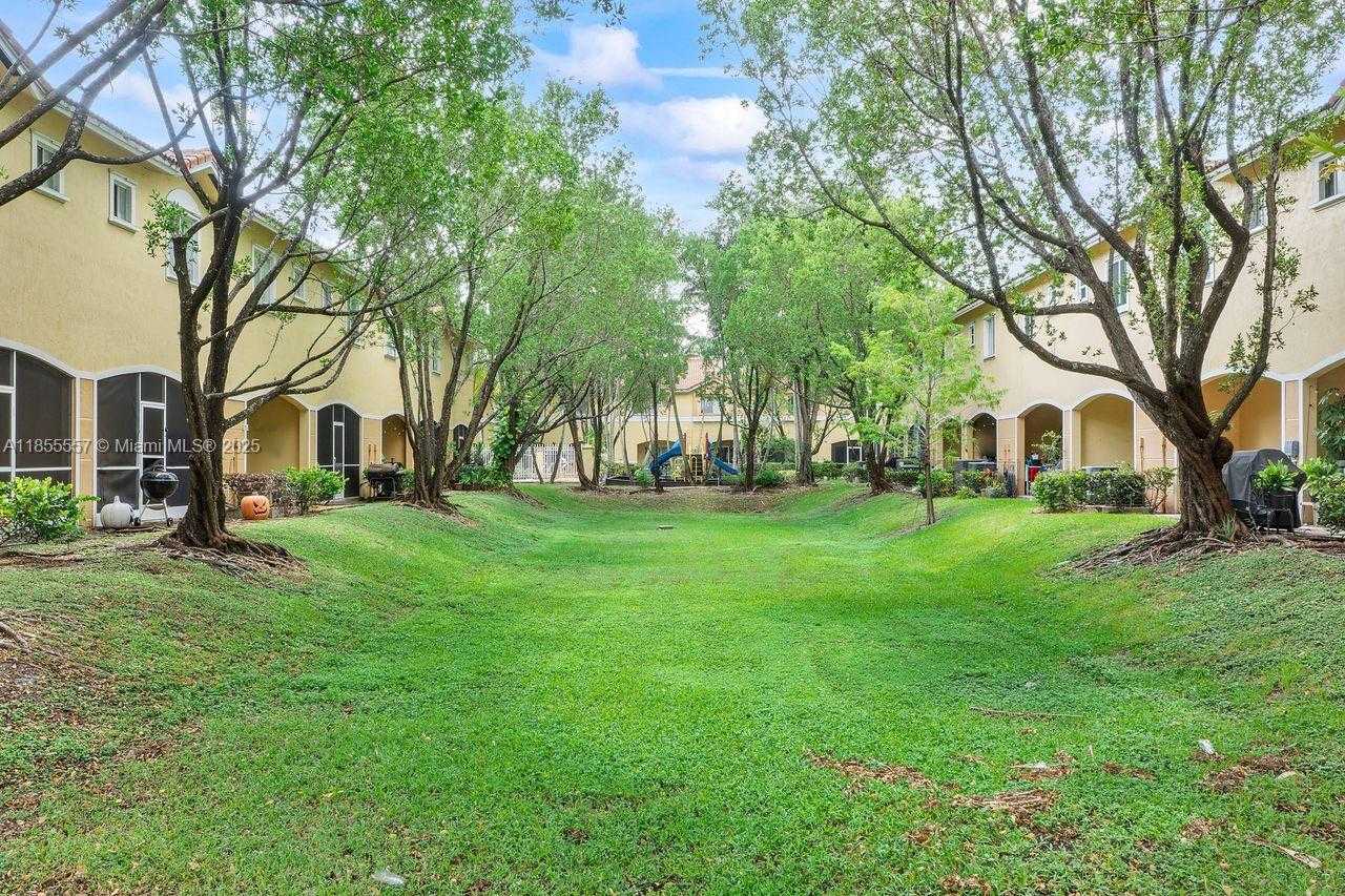 Small Image of 7925 TUSCANY DR, Tamarac Number 4