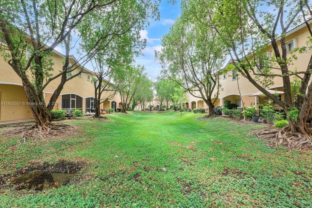 Small Image of 7925 TUSCANY DR, Tamarac Number 5