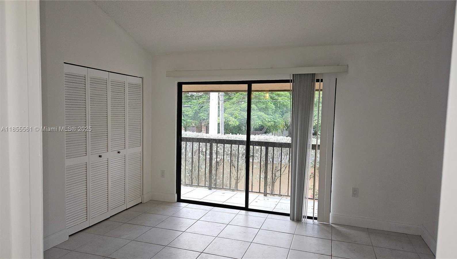 Small Image of 10004 SOUTH WEST 77TH CT, Miami Number 12