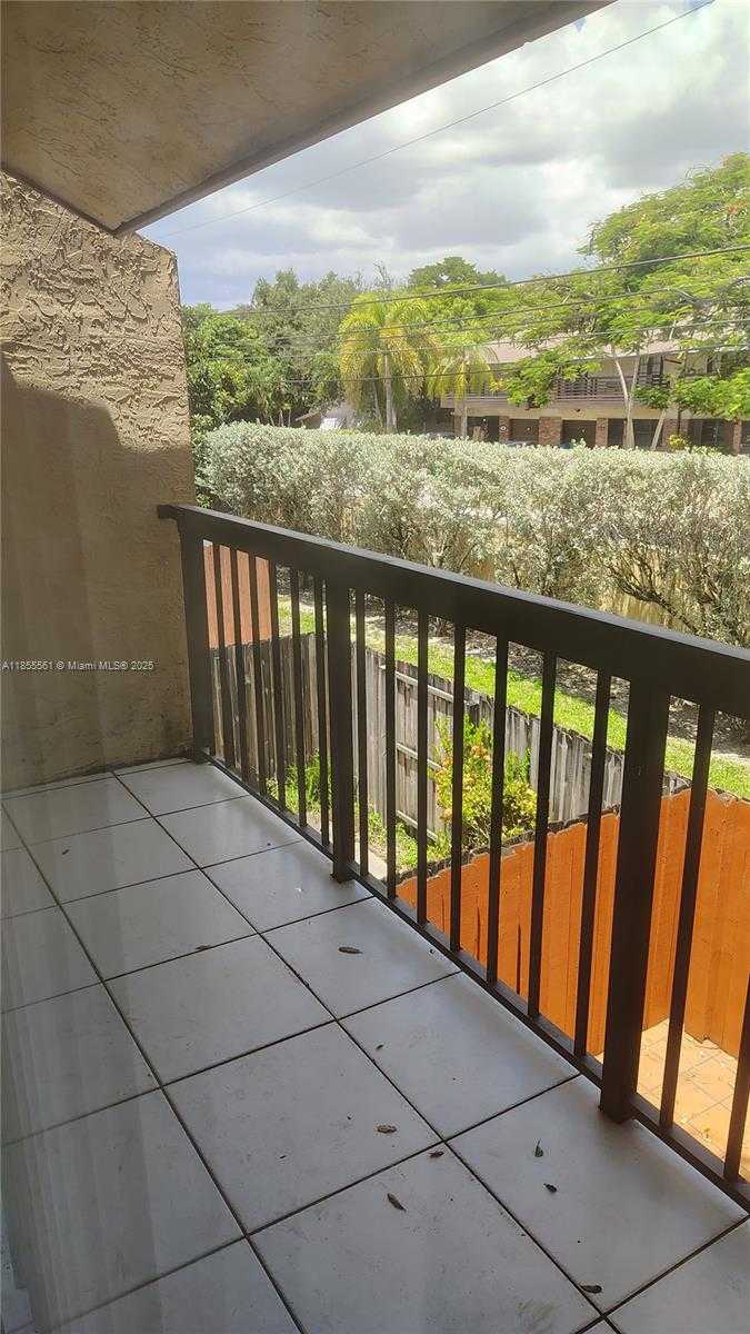 Small Image of 10004 SOUTH WEST 77TH CT, Miami Number 15